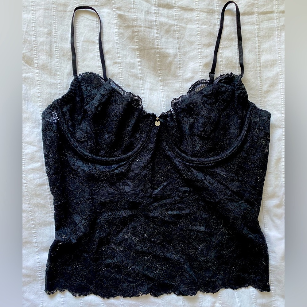 Price drop-  Guess lace tank top (medium)